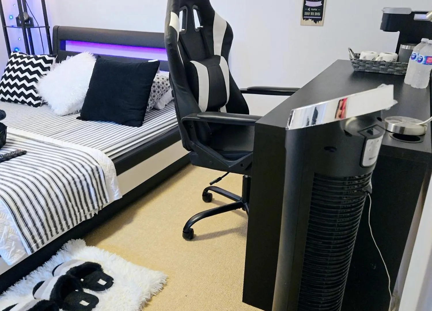 Comfy Stylish Room In The Heart Of Vancouver- Private Parking, Self Check-In & Just 4 Mins To Metrotown!