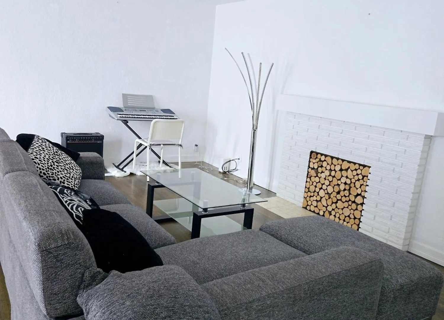 Comfy Stylish Room In The Heart Of Vancouver- Private Parking, Self Check-In & Just 4 Mins To Metrotown! וונקובר