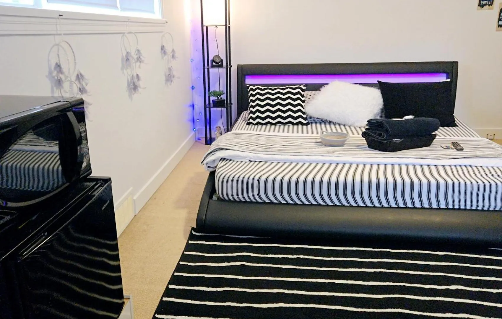 בית אירוח Comfy Stylish Room In The Heart Of Vancouver- Private Parking, Self Check-In & Just 4 Mins To Metrotown! קנדה